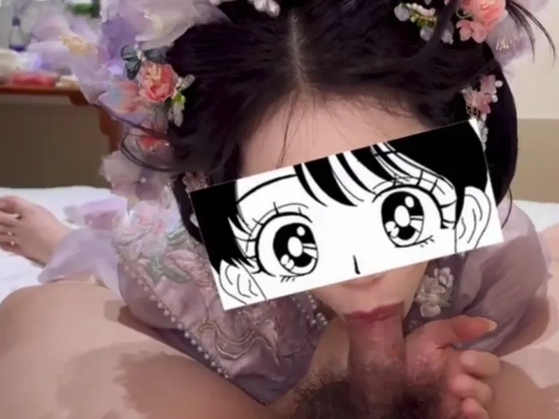 Gái xinh trong bộ đồ bé con liếm chim cực đã